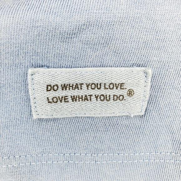 NWT Life Is Good Women's Blue V-Neck T-Shirt Top Size: Large  Short Sleeve - Picture 5 of 7